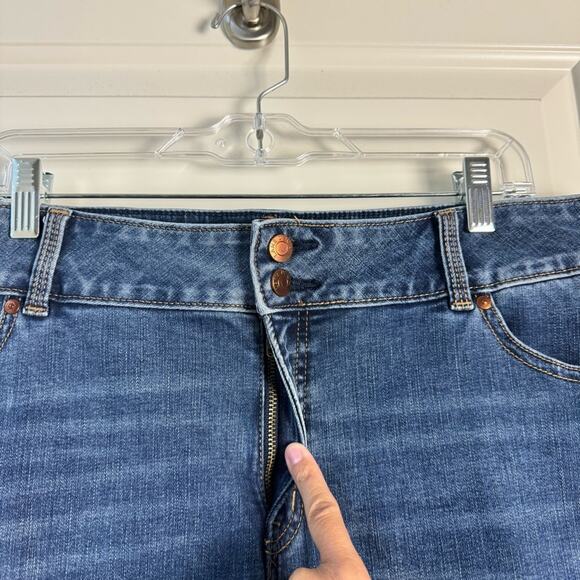 Lane Bryant High Rise Boot Cut Jeans Tighter Tummy 20 - Picture 3 of 8